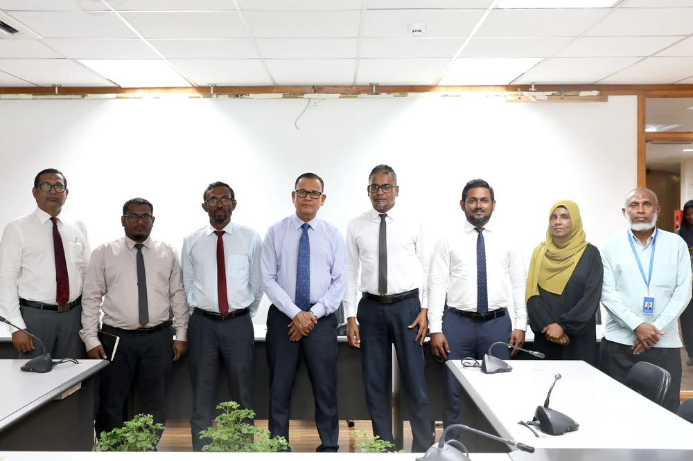 photo for ގއ. ދާންދޫ ކައުންސިލާއެކު ވަޒީރު އާދަމް ޝަރީފު ޢުމަރު ބޭއްވެވި ބައްދަލުވުމުގެ ތެރެއިން.